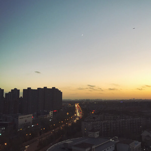 国产大鸡巴野外强奸美女视频
