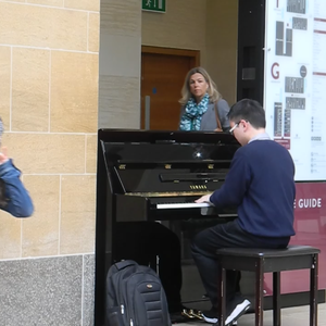 国产大鸡巴野外强奸美女视频
